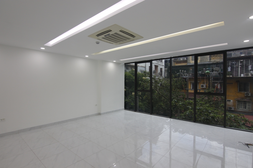 Office for rent on Kim Ma Thuong Street